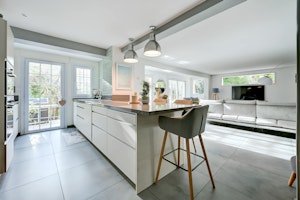 Mirabeau Afternoon image 9