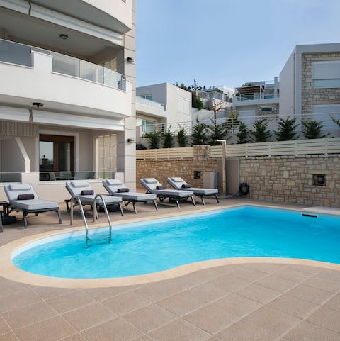Alternate between the sunloungers and the pool as you pass lazy afternoons outside