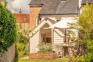 Pearl of Sussex image 1