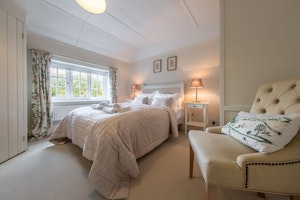 Pearl of Sussex image 8