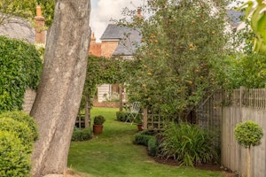 Pearl of Sussex image 3