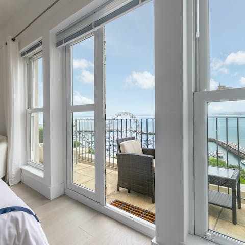 Panoramic views over the harbour