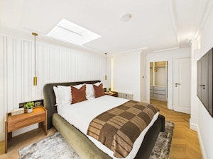 Holland Park Unfolding image 6