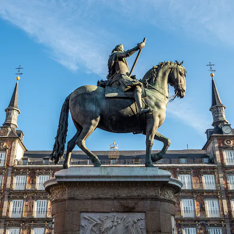 Stay in the heart of Madrid, within easy reach of the bustling Plaza Mayor