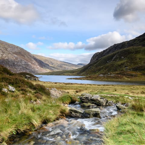 Explore the stunning Snowdonia National Park on your doorstep
