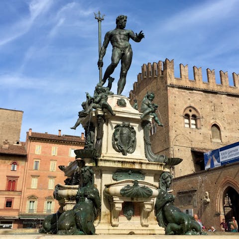 Soak up the city's rich history –⁠ starting at the Fontana del Nettuni , just an eight-minute walk away