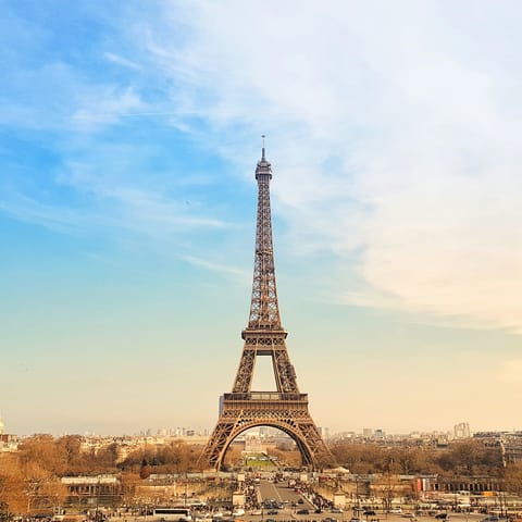 Enjoy views across the Eiffel Tower from Place du Trocadéro