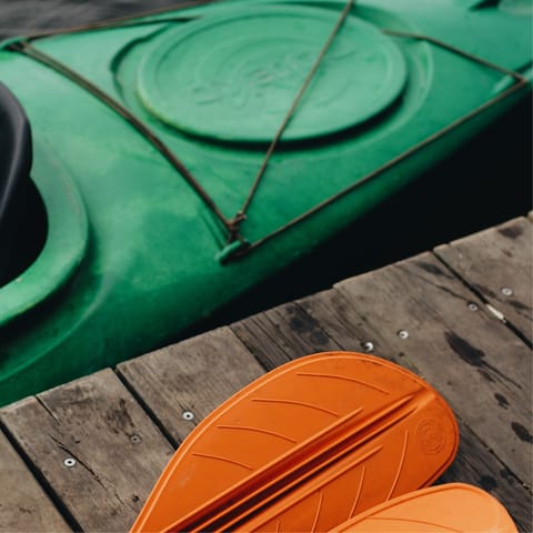 Take a closer look at Lake Como on a kayak