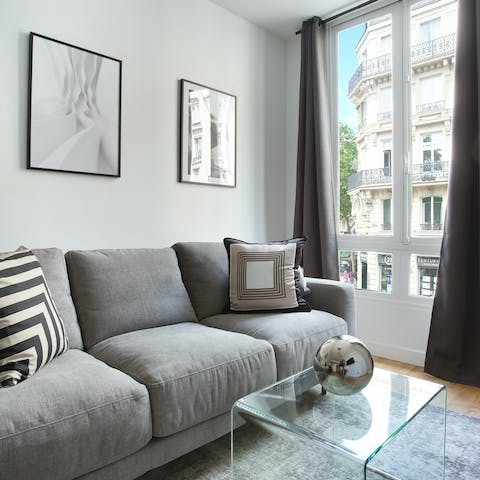 Enjoy typically Parisian views from your living room window