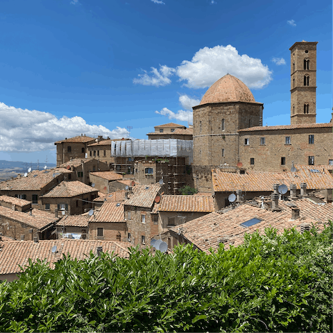 Drive thirty minutes to pretty Volterra – find the perfect spot for lunch