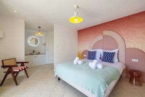 Grimaud Chic image 3