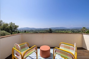 Grimaud Chic image 2