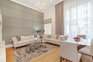 Regal Muse image 10