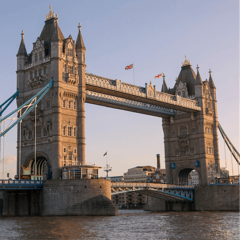 Connect with the heart of London living from Tower Bridge 