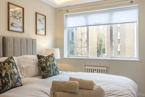 Knightsbridge View image 12