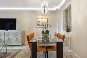 Knightsbridge View image 9