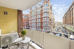 Knightsbridge View image 8