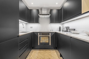 Knightsbridge View image 6