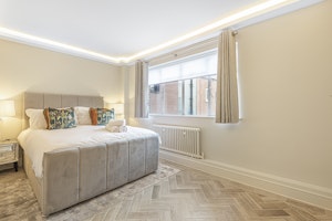 Knightsbridge View image 2