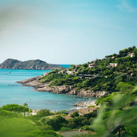 Drive to nearby Saint-Tropez to sip cocktails on the coast