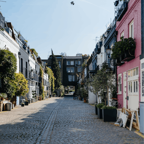 Stay in the fashionable district of Notting Hill 