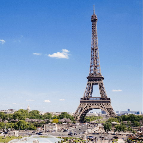Hop on the metro and hit the iconic sights of Paris in minutes
