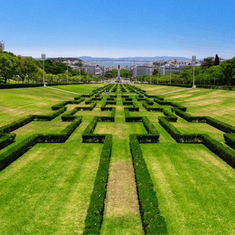 Take a picnic to Eduardo VII Park, a seventeen-minute walk away