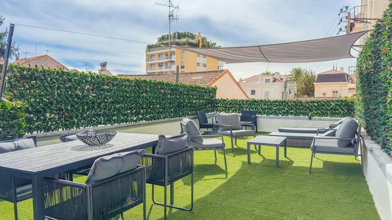 Champagne & Cannes additional image