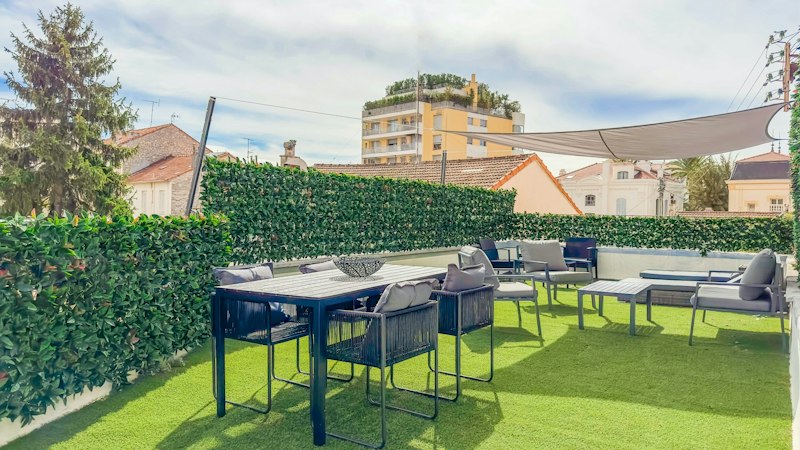 Champagne & Cannes additional image
