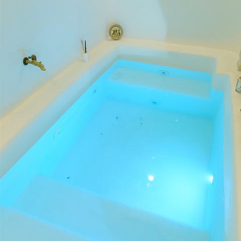 Relax in the Jacuzzi bath