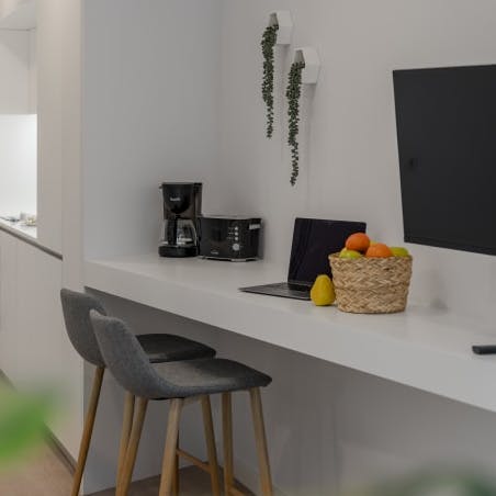 Sip a morning cup of coffee, catch up on some work or a spot of reading at the large breakfast bar