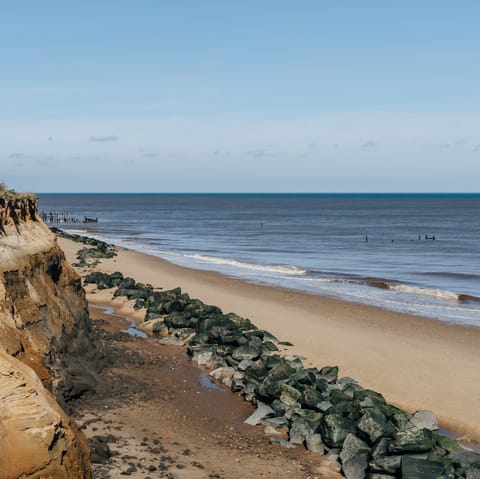 Walk to sandy Great Yarmouth Beach in less than twelve minutes