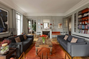 Parisian Literati image 1