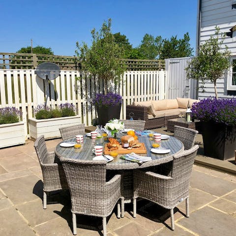 Look forward to tasty alfresco breakfasts in the sunshine