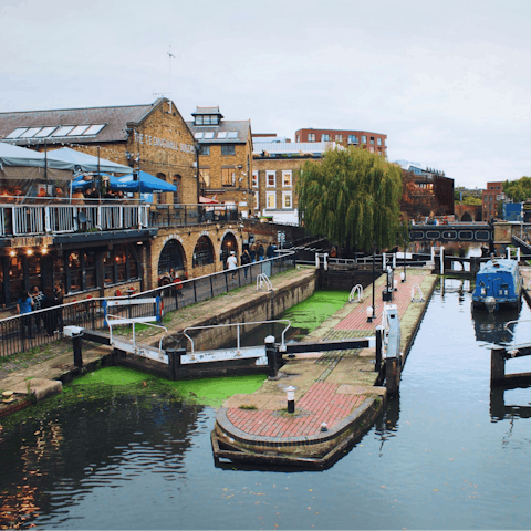 Reach the waterside drinking spots of Camden Lock in just two minutes