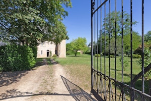 Romantic Heritage image 8