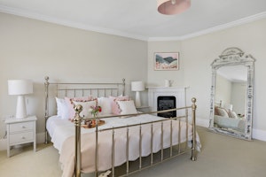 Inglenook & Estuary image 13