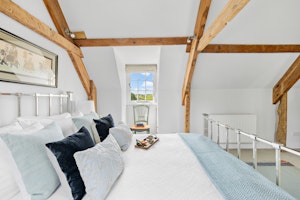 Inglenook & Estuary image 9