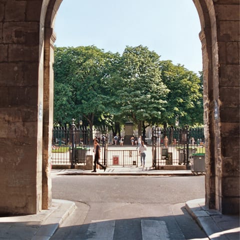 Stay in Le Marias, a few steps from Place des Vosges