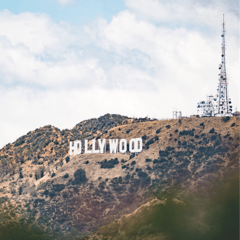 Stay in the heart of Hollywood Hills