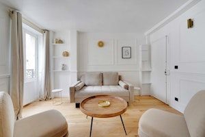 A Parisian Chapter image 8