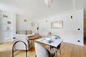 A Parisian Chapter image 6