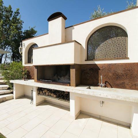 Whip up your favourite Italian dishes in the outdoor kitchen 