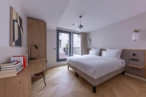 Parisian Treat image 3