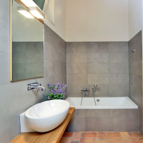 Sink into the depths of the newly–fitted bath after a busy day of exploring