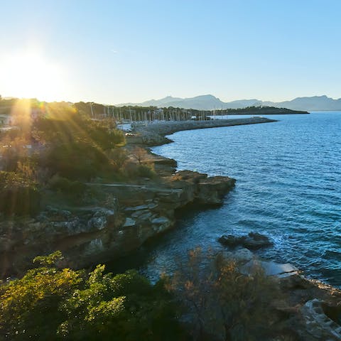 Stay in beautiful Bonaire, directly on the Bay of Pollença and a ten-minute walk from the beach