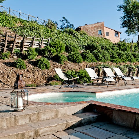 Unwind after a day of exploring Montelupo Fiorentino in the Jacuzzi