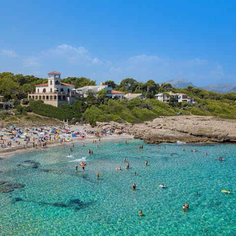 Discover the Mediterranean beaches, sweeping bays and ancient streets of Alcúdia