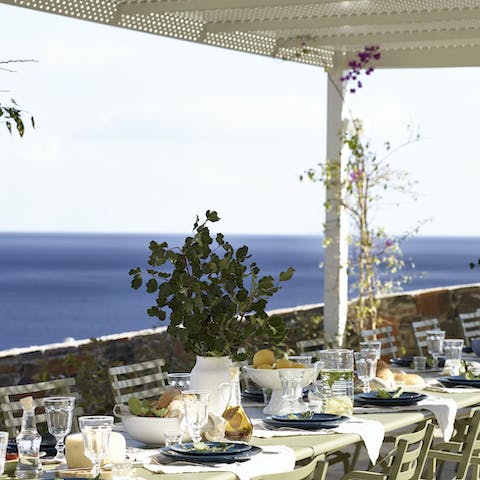 Dine alfresco and feel like royalty as you look out at the stunning horizon of Mirabella Bay