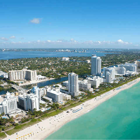 Explore Miami from your location in the Edgewater neighbourhood